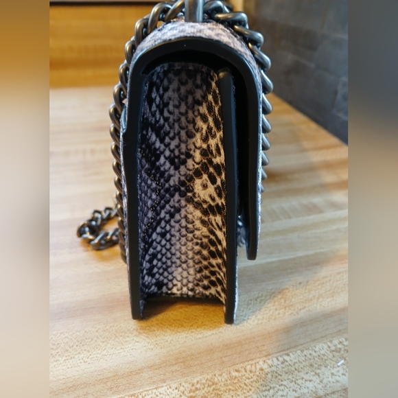 Kurt Geiger STUNNING Velvet Snakeskin Print Shoreditch with mirror and Dustbag - Picture 8 of 14